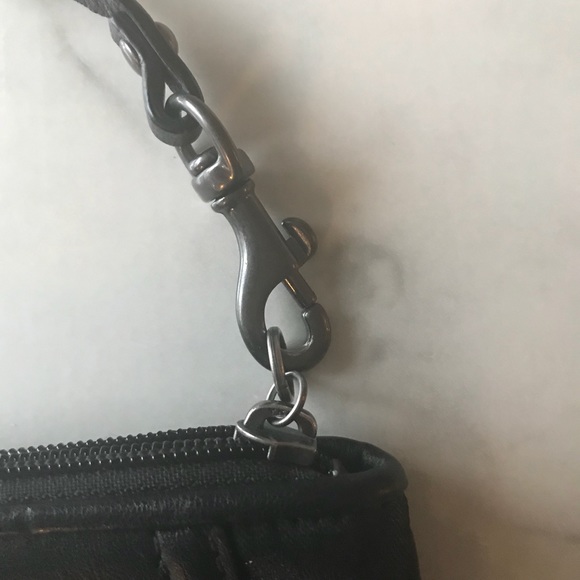 Coach wristlet accessory | blk w/ metallic stitch - Picture 3 of 4